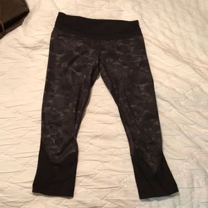 Lululemon pattern leggings